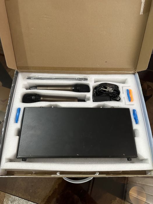 Беспроводной микрофон SF audio 701  UHF для караоке