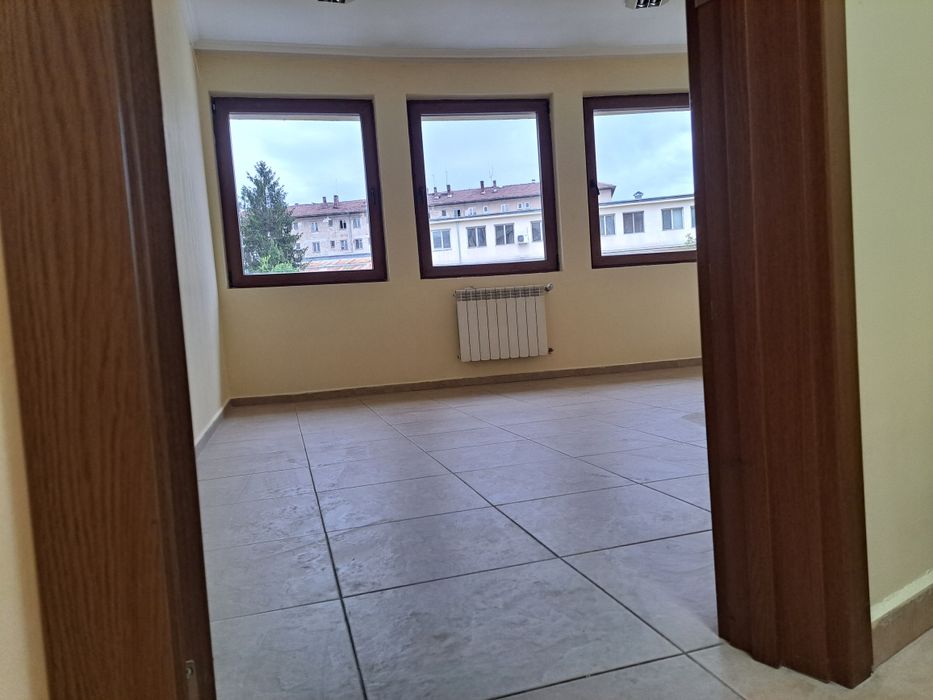 Дава се под наем Ателие в София, Зона Б-5-3 - 32 кв.м за 350 € - Снимка #10