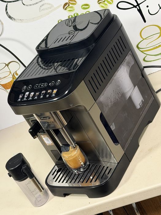 Кафемашина кафе автомат delonghi magnifica evo с гаранция