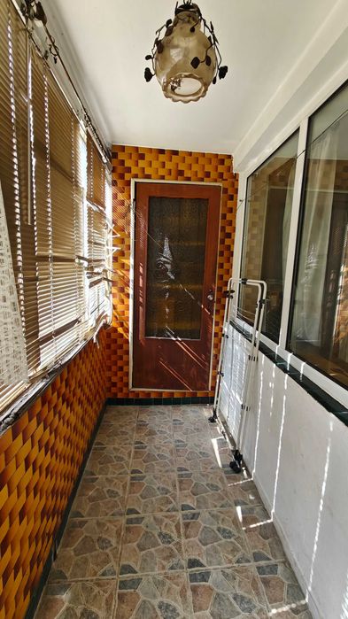 De vânzare apartament 3 camere la preț de 2 camere