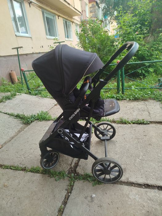 Продам коляску черную
