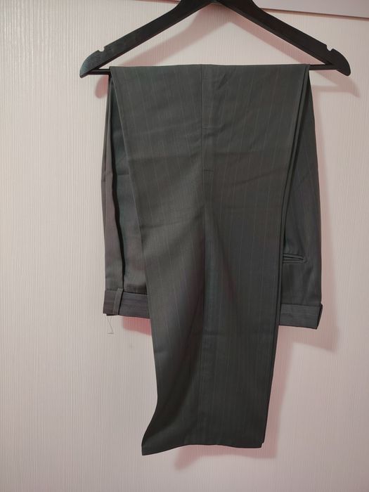 Pantaloni bărbătești