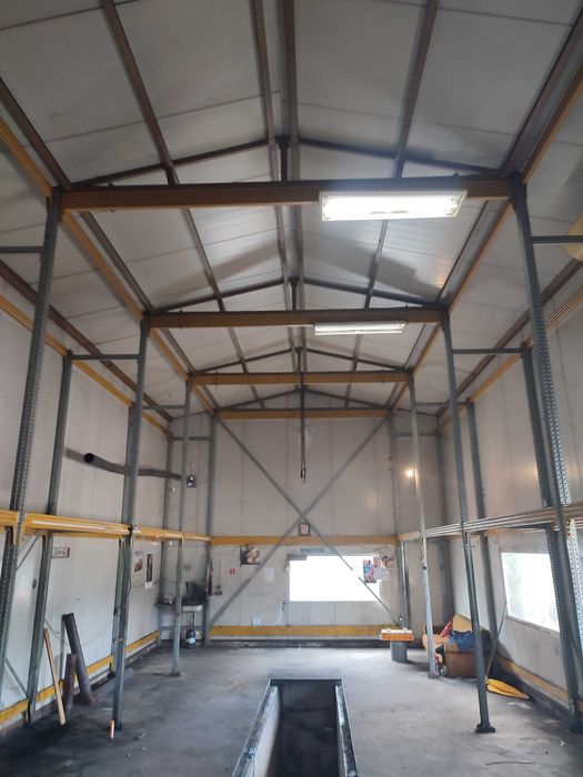 Сглобяемо метално хале, изпозвано за скалд и сервиз