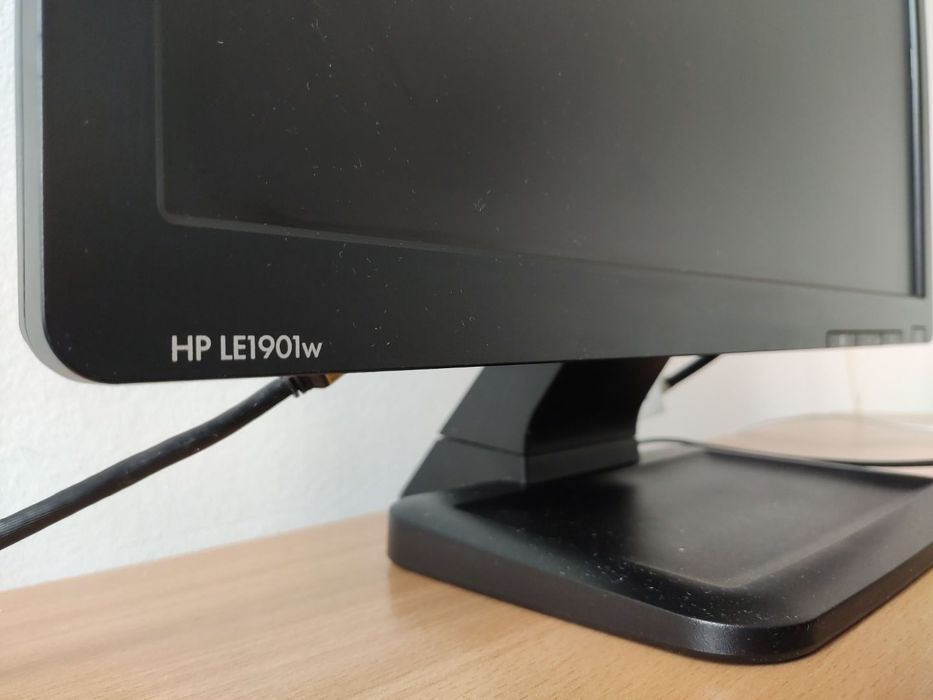 Монитор HP LE1901W 19" 1440х900