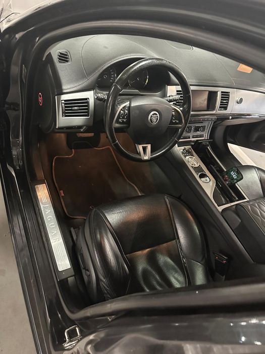 Vănd jaguar Xf 3.0
