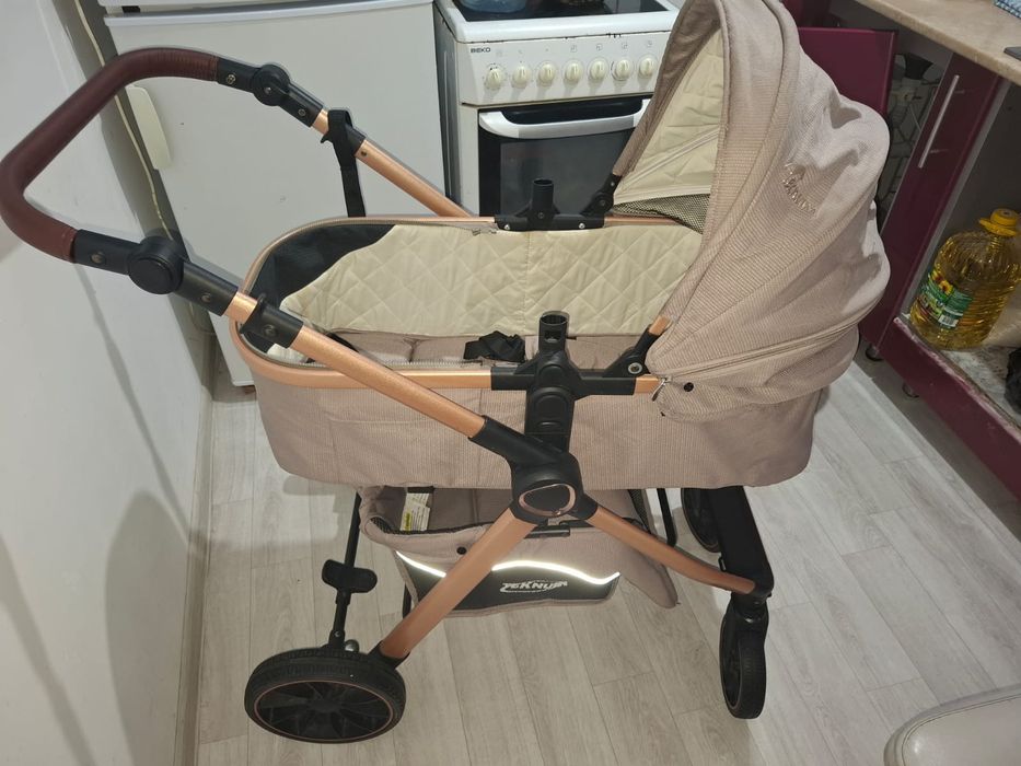 Продам коляску Текнум