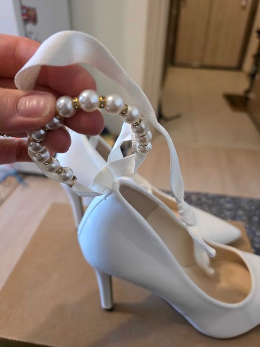 Дамски обувки на ток НОВИ 39 НОМЕР