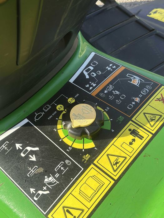 Tractoras de Tuns iarba John Deere X320 22HP Kawasaki