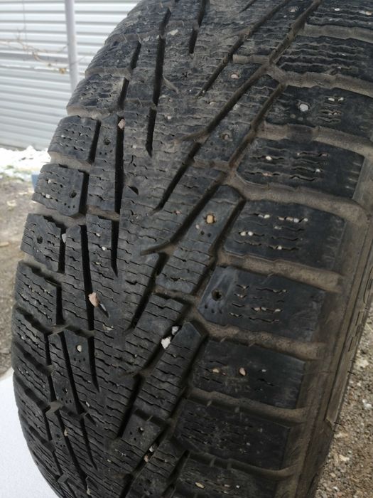 Автошины зимние 265/60R18