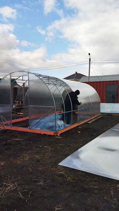 Теплица дачная   .