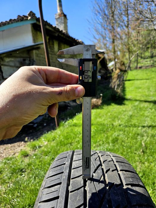 235/65/17 Continental cros contact