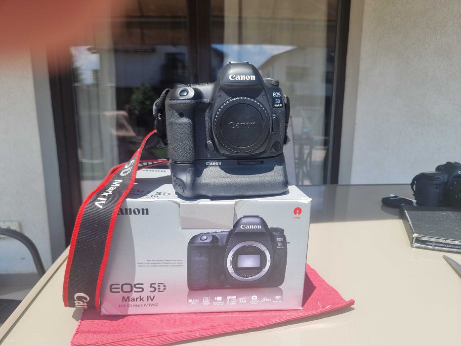 Canon 5D mark IV cu power grip original