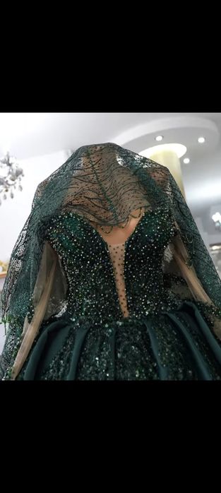 Зелена булченска рокля