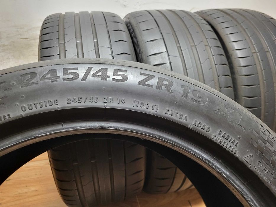 245/45/19 Continental 22 г. / летни гуми