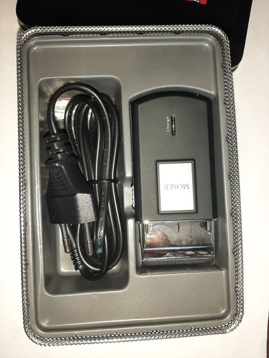 Компактная электробритва аккумуляторная