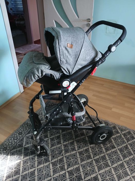 Продава се бебешка количка със зимен и летен кош