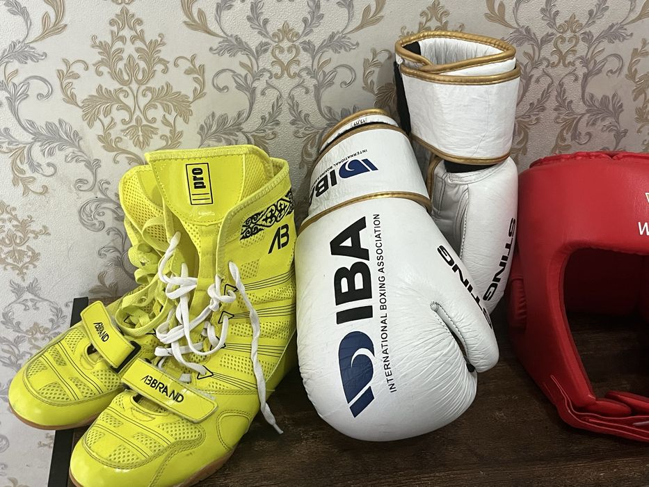 Шлем, оригинал перчатка, боксерка