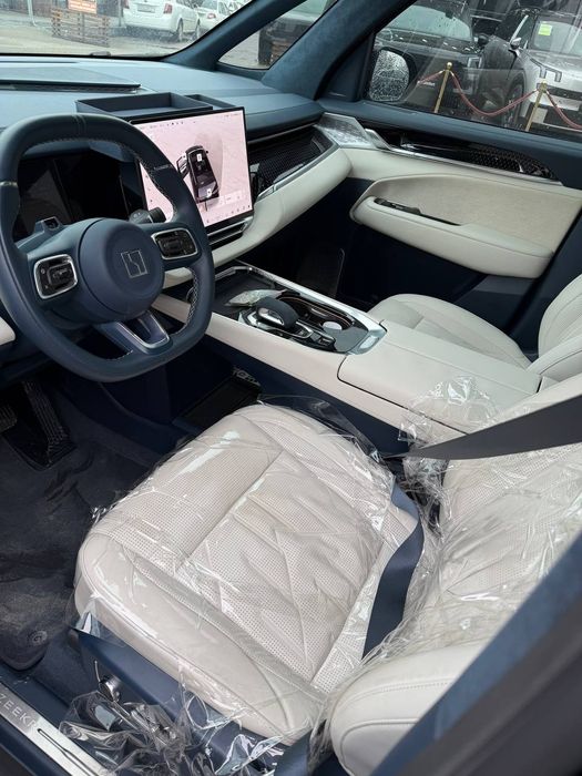 Zeekr 009. LI 9. Denza N9. Zeekr 9X. Minivenlar o'rniga varyant.