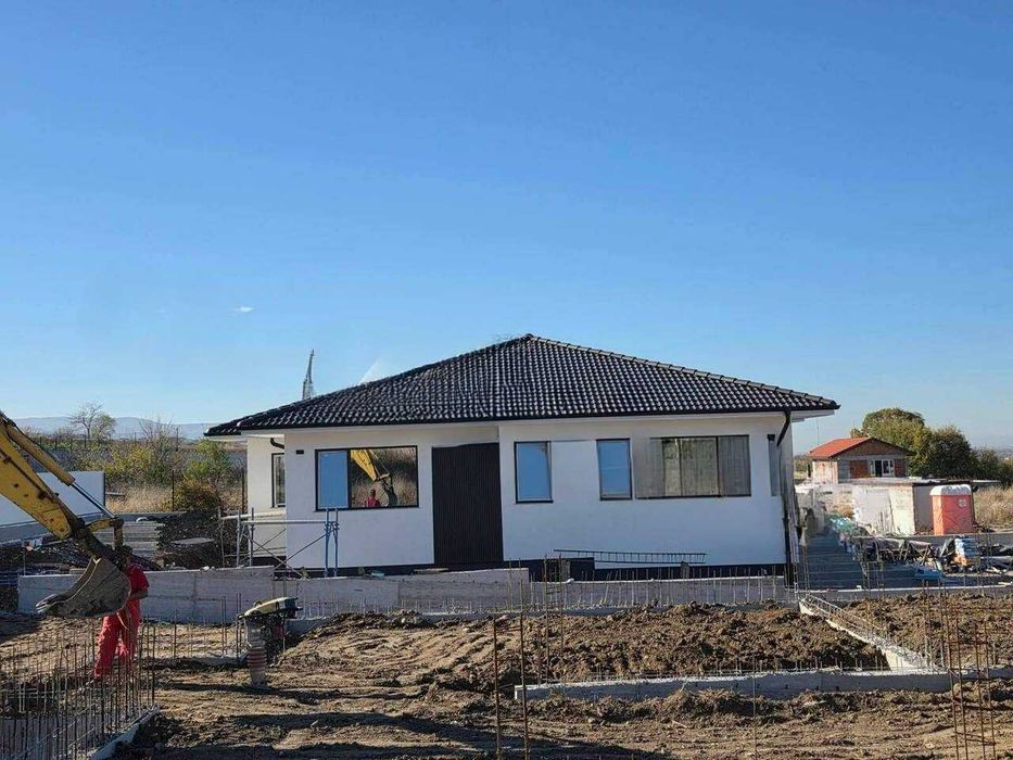 Къща ПРЕД АКТ 16 с ГАРАЖ - село Белащица