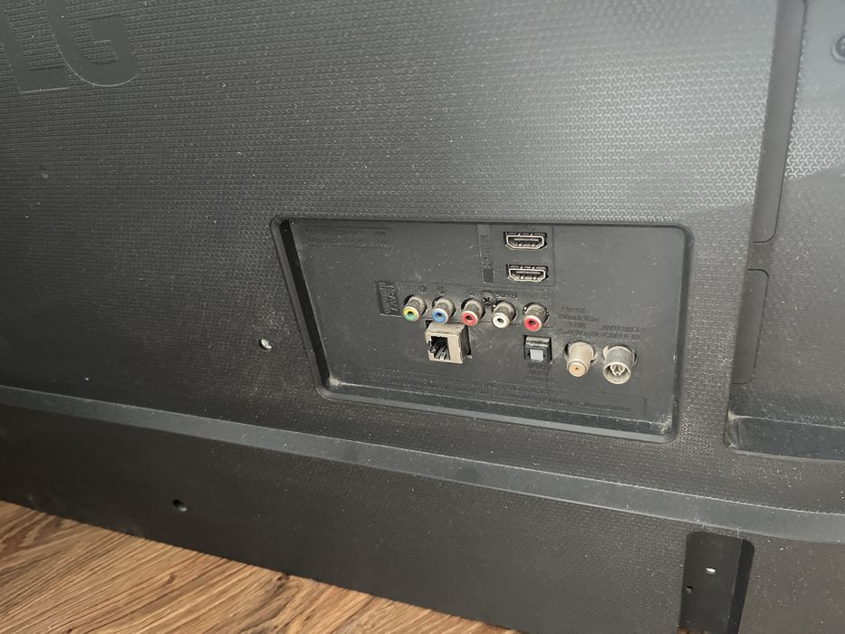 Продам смарт телевизор