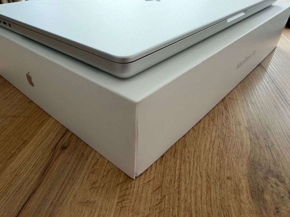 MacBook Pro 16" M2 PRO 12-Core CPU, 19-Core GPU, 32GB RAM, 1TB SSD