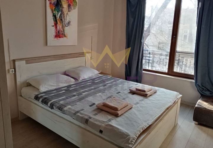 Дава се под наем Тристаен апартамент в Варна, Център - 70 кв.м за 850 € - Снимка #4