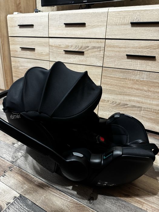 Стол за кола Britax Romer Baby Safe Pro i size