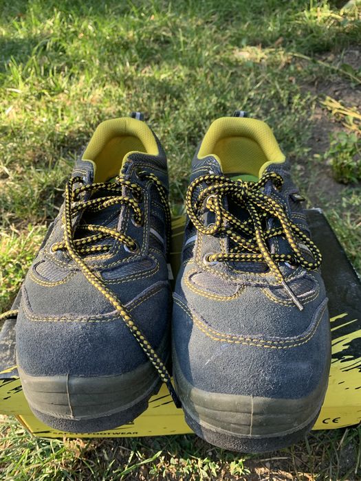 Работни обувки с метално бумбе 37 номер