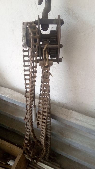 Продаю лебедку в гараж