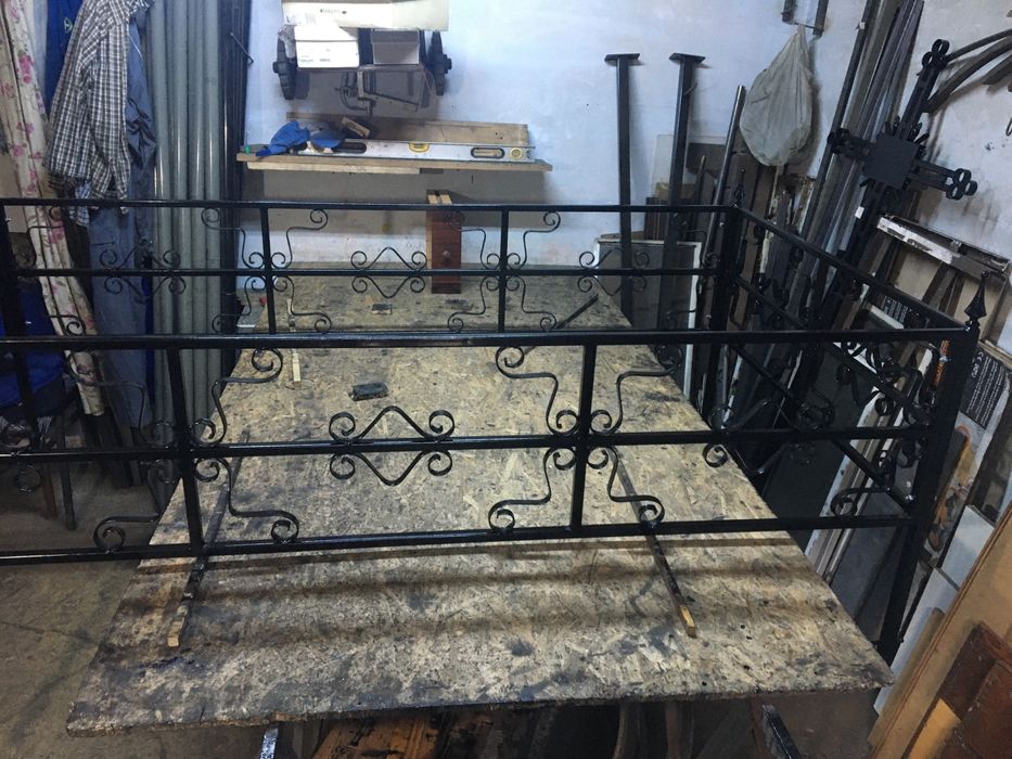 Grilaj mormant simplu sau dublu