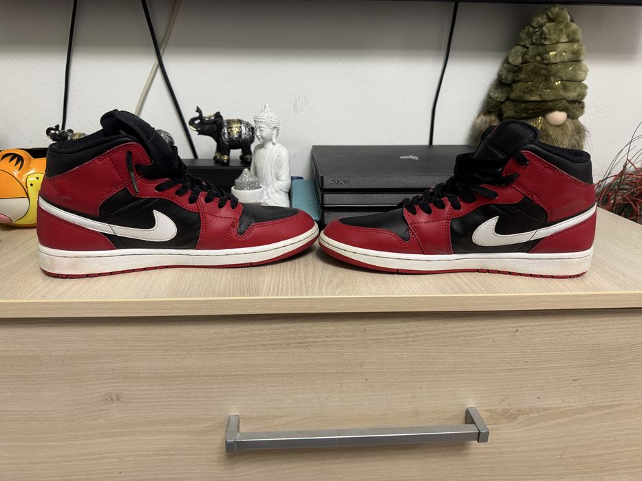 Air Jordan 1 Mid Gym Red