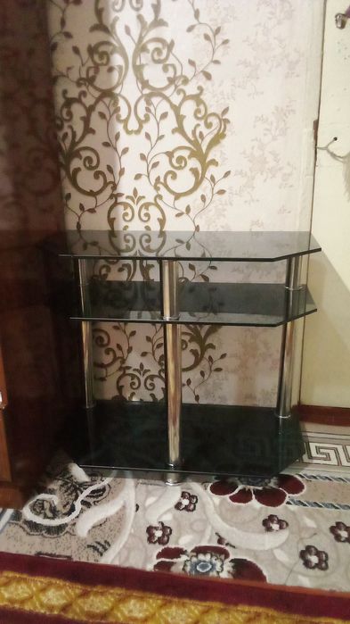 Ayollar oyoq kiyimi va patstavka sotiladi