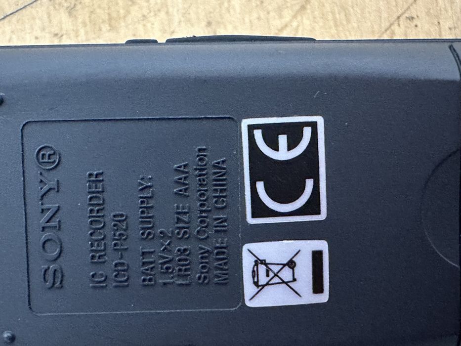 Reportofon sony icd-p520 de culoare gri cu negru