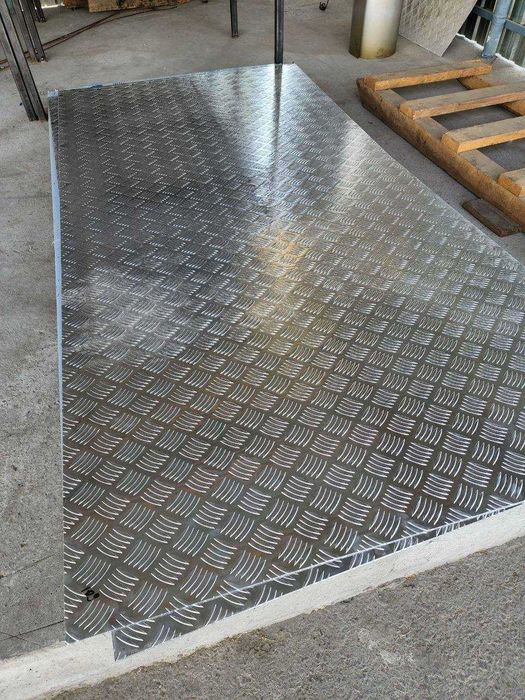 Алюминиевый лист рифленый лист алюминий