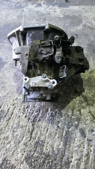 Скоростна кутия за Nissan Qashqai 2.0dCi / Нисан Кашкай 2008г.