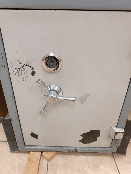 Сейф огнестойкий