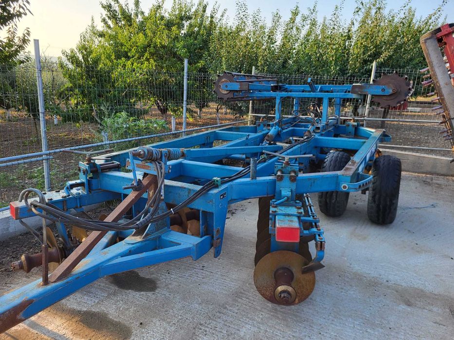 Disc greu rabatabil hidraulic Frost 4.40 m cu tavalug, perfecta stare