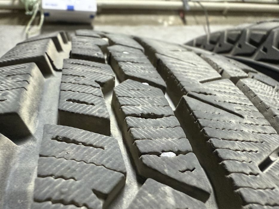 Зимние резины 215.70. R16