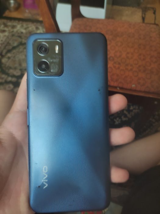 продам телефон vivo Y15 с дифектами камера рабочия но нет стекла