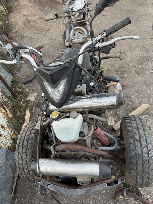 Vand atv cu motor de suzuki de 600cm