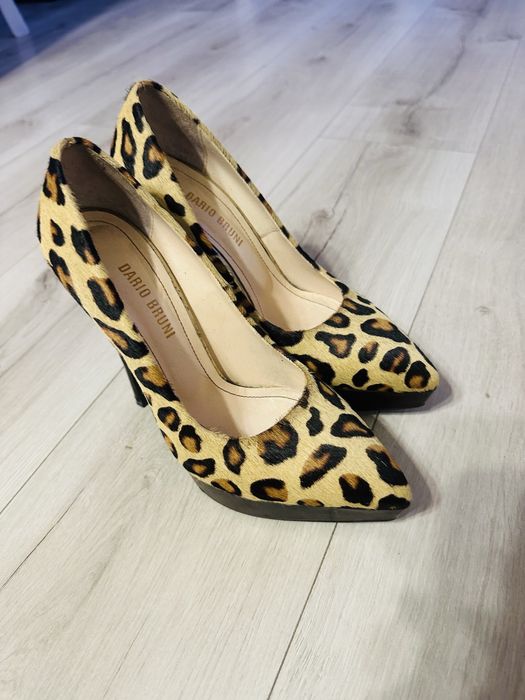 Официални обувки на ток