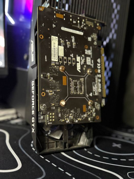 Видеокарта Nvidia GTX 1650 (На пломбах)