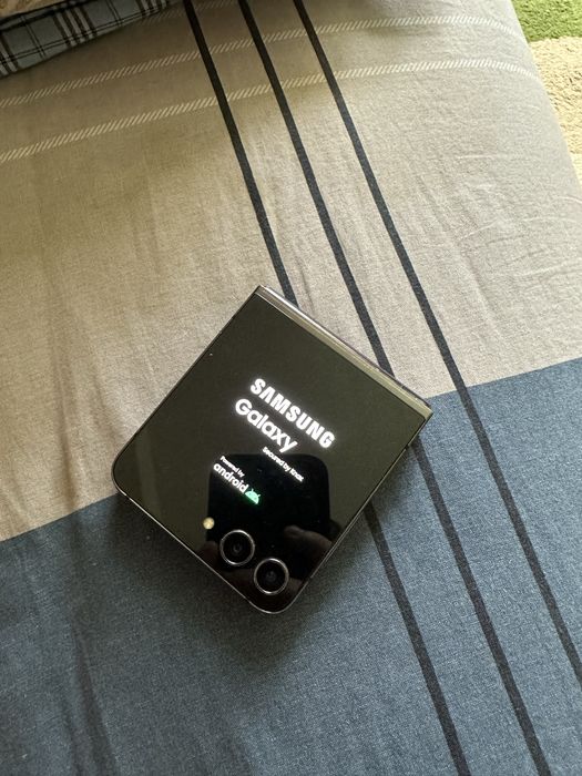 Samsung Z flip 5
