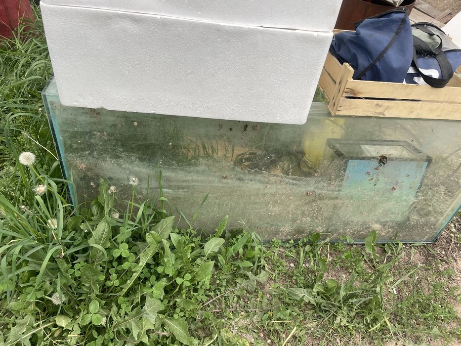 Продается аквариум примерно на 300литров