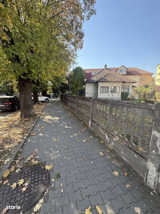Teren de vânzare, acces pavat, utilități complete