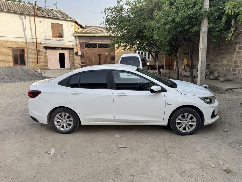 Продаю Chevrolet Onix