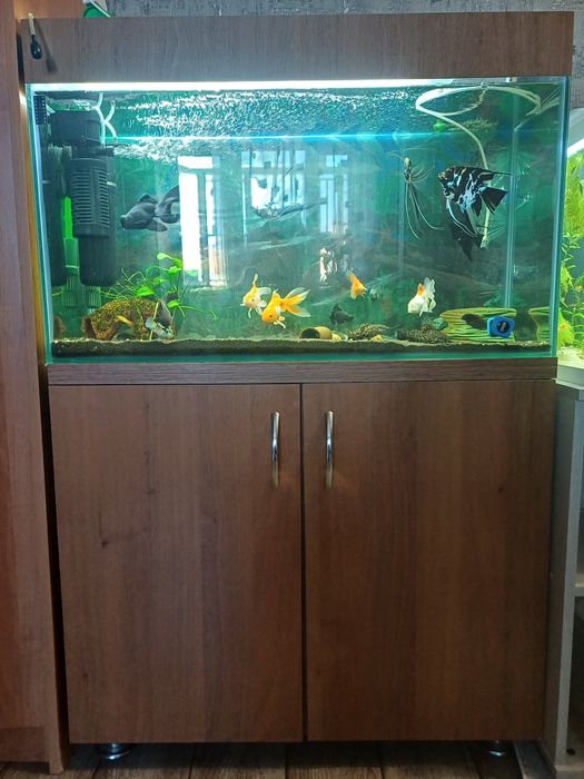 Аквариум продам в отличном состоянии