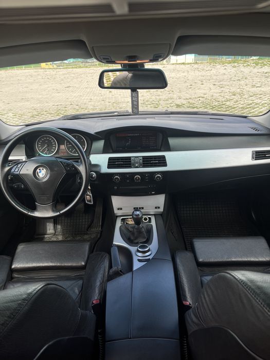 Vând Bmw e60 525d