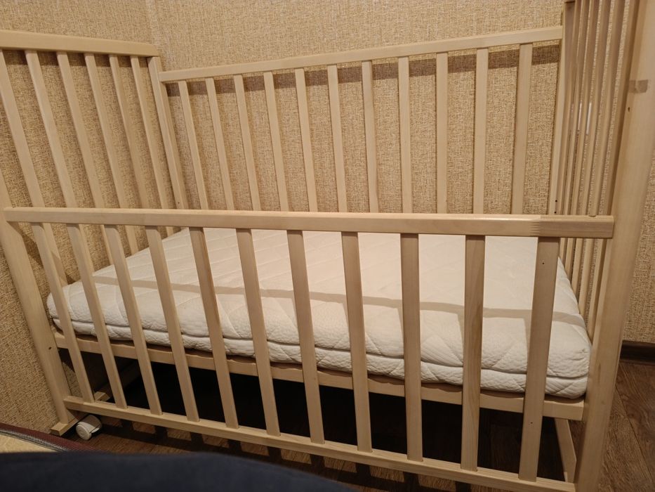 Кровать детская с матрасом