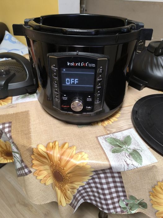Мултикукър instant pot 7,6л.